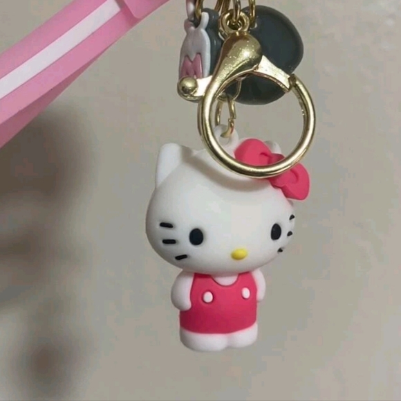 Hello kitty Keychain - Picture 4 of 5